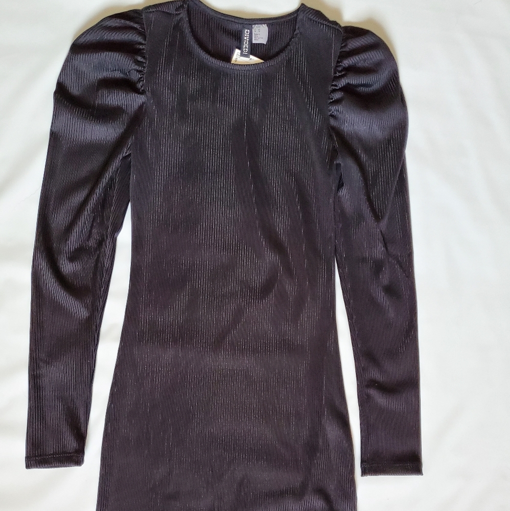 Dress - Picture 6 of 6